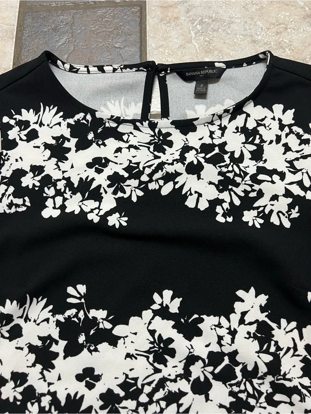 Banana Republic Black and White Floral Midi Dress - Picture 4 of 7